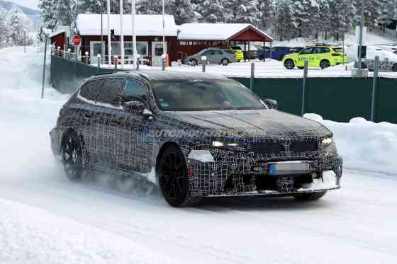 SPIED: G99 BMW M5 Touring seen with Neue Klasse redesign SPIED: G99 BMW M5 Touring seen with Neue Klasse redesign image