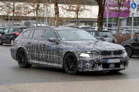 SPIED: BMW M5 Touring spotted inside & out SPIED: BMW M5 Touring spotted inside & out image