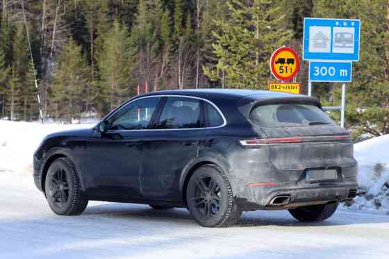 SPIED: Porsche Cayenne e-Hybrid getting a minor facelift SPIED: Porsche Cayenne e-Hybrid getting a minor facelift image