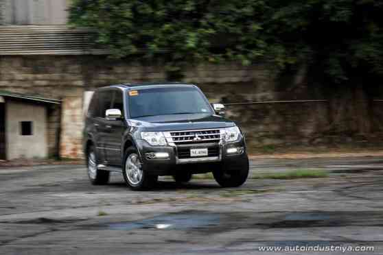 2017 Mitsubishi Pajero GLS Di-D 2017 Mitsubishi Pajero GLS Di-D image