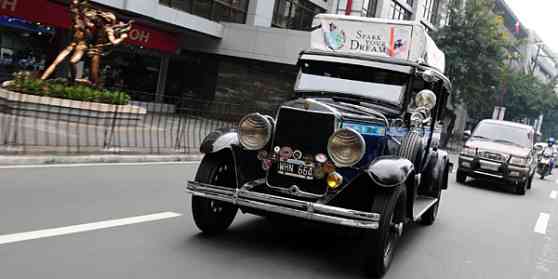 Herman Zapp and his Globetrotting 1928 Graham-Paige Herman Zapp and his Globetrotting 1928 Graham-Paige image