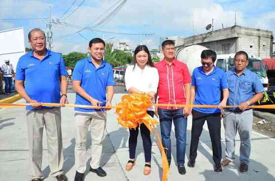 DPWH completes additional 700 meter road along Laguna Lake Highway DPWH completes additional 700 meter road along Laguna Lake Highway image