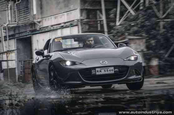 2018 Mazda MX-5 2.0L RF SkyActiv AT 2018 Mazda MX-5 2.0L RF SkyActiv AT image