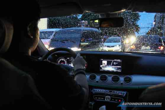 Driven to distraction: What NOT to do behind the wheel Driven to distraction: What NOT to do behind the wheel image