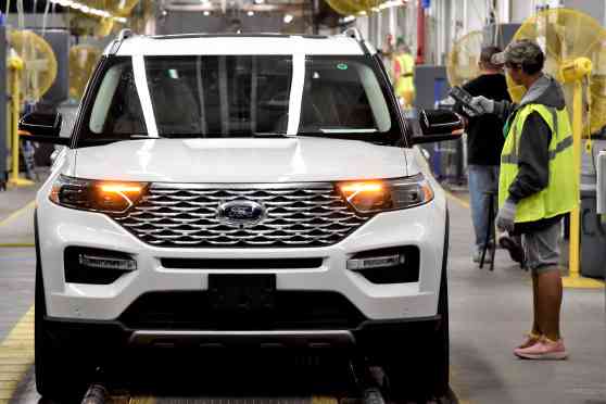 Ford, GM, FCA to partially shutdown plants to protect employees Ford, GM, FCA to partially shutdown plants to protect employees image