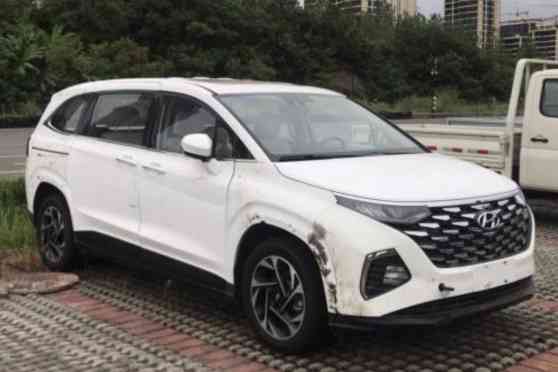 Spied: Is the Hyundai Custo the smaller Kia Carnival? Spied: Is the Hyundai Custo the smaller Kia Carnival? image