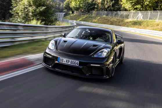 Porsche wants to slay supercars with 718 Cayman GT4 RS Porsche wants to slay supercars with 718 Cayman GT4 RS image