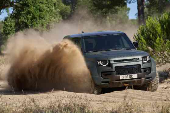 2025 Land Rover Defender OCTA can go from 0 – 100 km/h in 4 seconds 2025 Land Rover Defender OCTA can go from 0 – 100 km/h in 4 seconds image