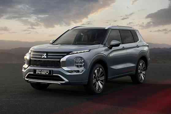 2025 Mitsubishi Outlander PHEV gets hardware, tech upgrades 2025 Mitsubishi Outlander PHEV gets hardware, tech upgrades image