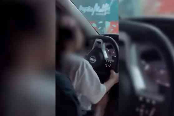 DOTr, LTO suspend DL of motorist who let a child take the wheel DOTr, LTO suspend DL of motorist who let a child take the wheel image