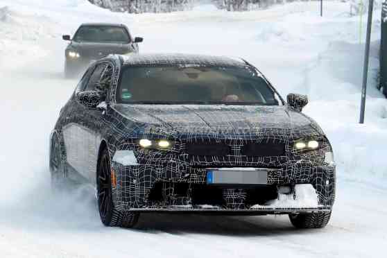 SPIED: G99 BMW M5 Touring seen with Neue Klasse redesign SPIED: G99 BMW M5 Touring seen with Neue Klasse redesign image
