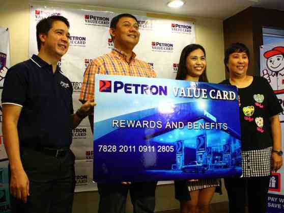 Petron Value Card recognizes 1-millionth holder Petron Value Card recognizes 1-millionth holder image