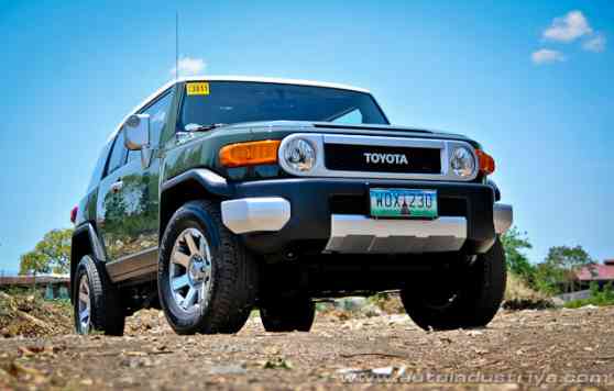 2014 Toyota FJ Cruiser 4.0L V6 2014 Toyota FJ Cruiser 4.0L V6 image