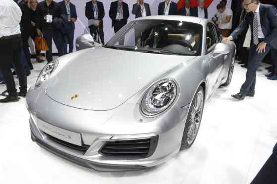 Frankfurt 2015: Refreshed Porsche 911 makes global debut Frankfurt 2015: Refreshed Porsche 911 makes global debut image