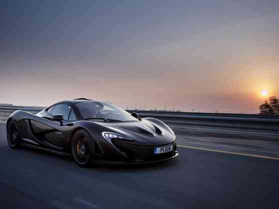 McLaren rolls the 375th and last P1 out of production McLaren rolls the 375th and last P1 out of production image