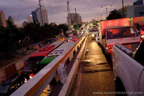 Motoring under the yellow banner Motoring under the yellow banner image