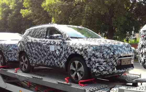 Spied: Jeep spotted testing all-new crossover Spied: Jeep spotted testing all-new crossover image