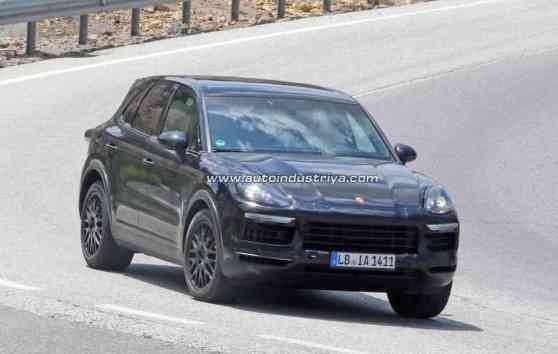 Spied: Next-gen Porsche Cayenne spotted warm weather testing Spied: Next-gen Porsche Cayenne spotted warm weather testing image
