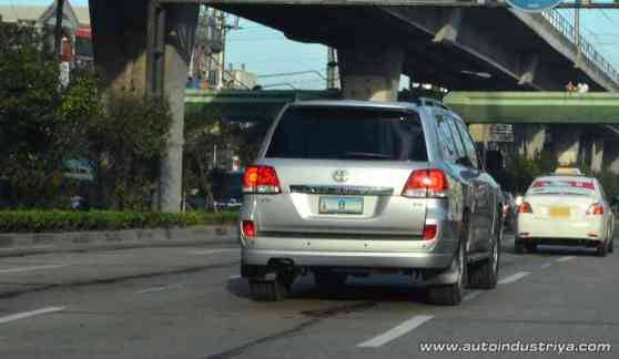 MMDA backs bill versus issuance of number 8 plates to congressmen MMDA backs bill versus issuance of number 8 plates to congressmen image