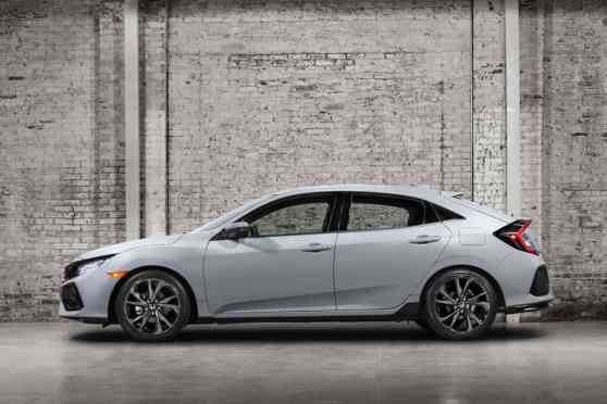 2017 Honda Civic Hatchback revealed; gets turbo, manual 2017 Honda Civic Hatchback revealed; gets turbo, manual image