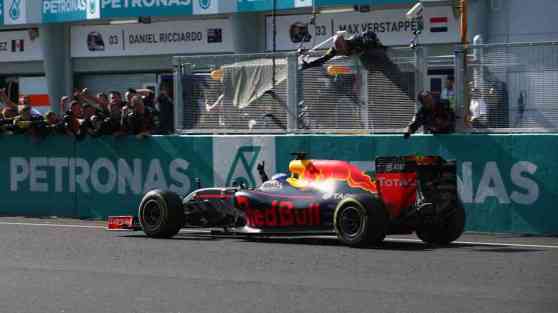 Ricciardo ends winless spell at 2016 Malaysian GP Ricciardo ends winless spell at 2016 Malaysian GP image