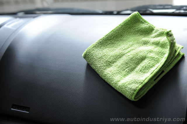 SONAX Interior Cleaner wipe off