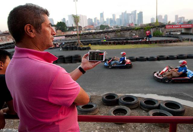 Jean-Marc Freihuber monitoring laptimes with CKR app