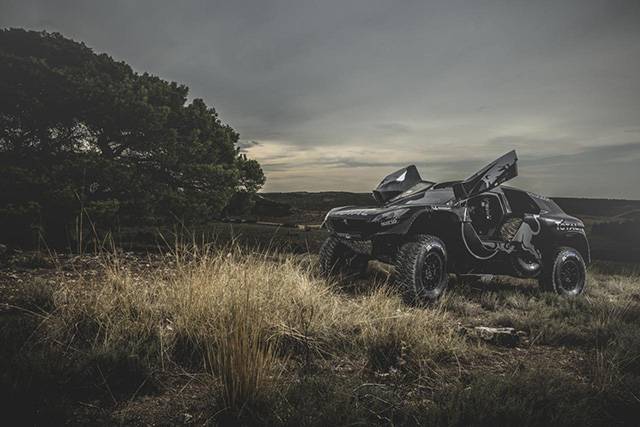 Front quarter view of the 2008 DKR16 with the doors up