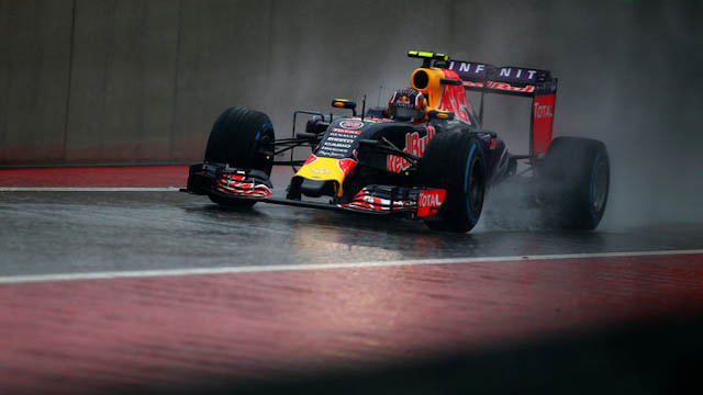Daniel Ricciardo mounted an early charge for the lead but faded after