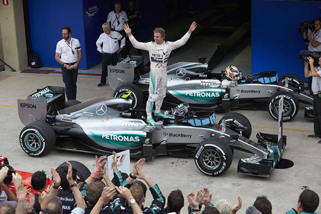 Rosberg celebrating his victory at the 2015 Brazilian GP