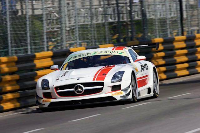 Maro Engel wins the constructors title for Mercedes-Benz