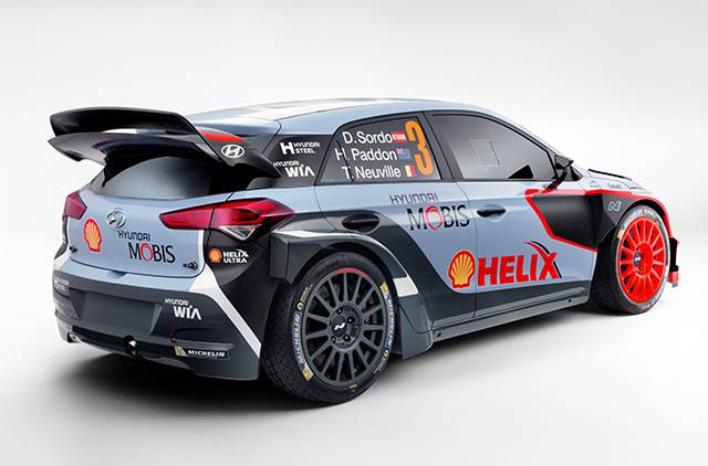 Hyundai debuts 2016 i20 WRC