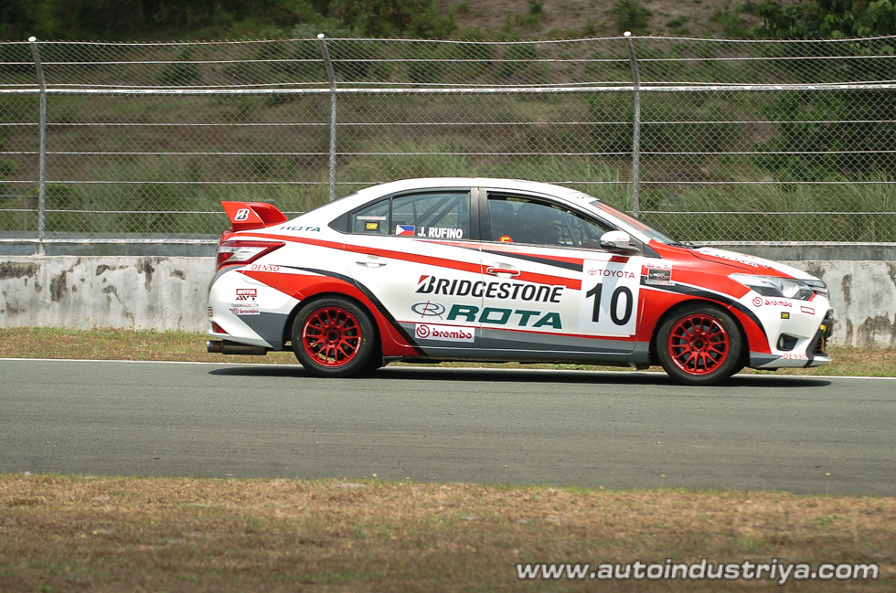 Oscar Suarez waves the flag for Toyota Cebu