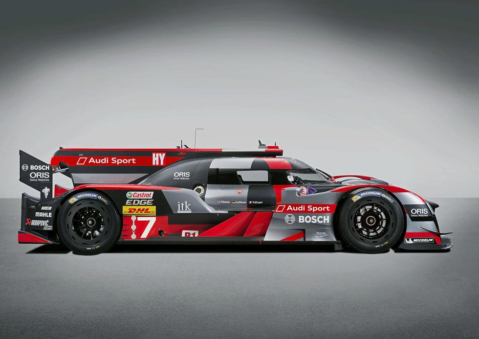 Side profile of the 2016 Audi R18