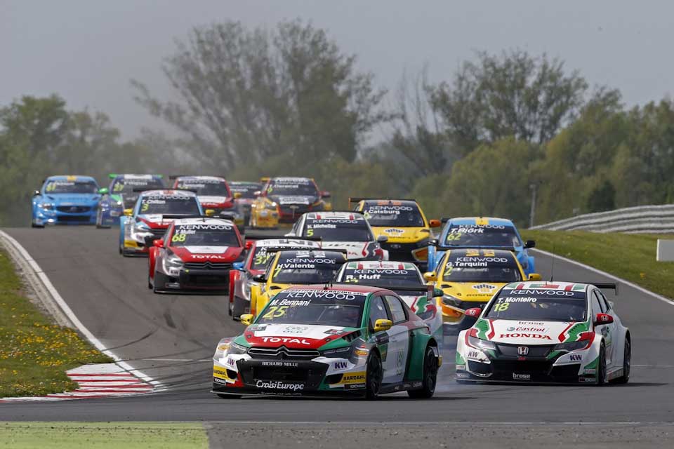 Mehdi Bennani holds off the Hondas