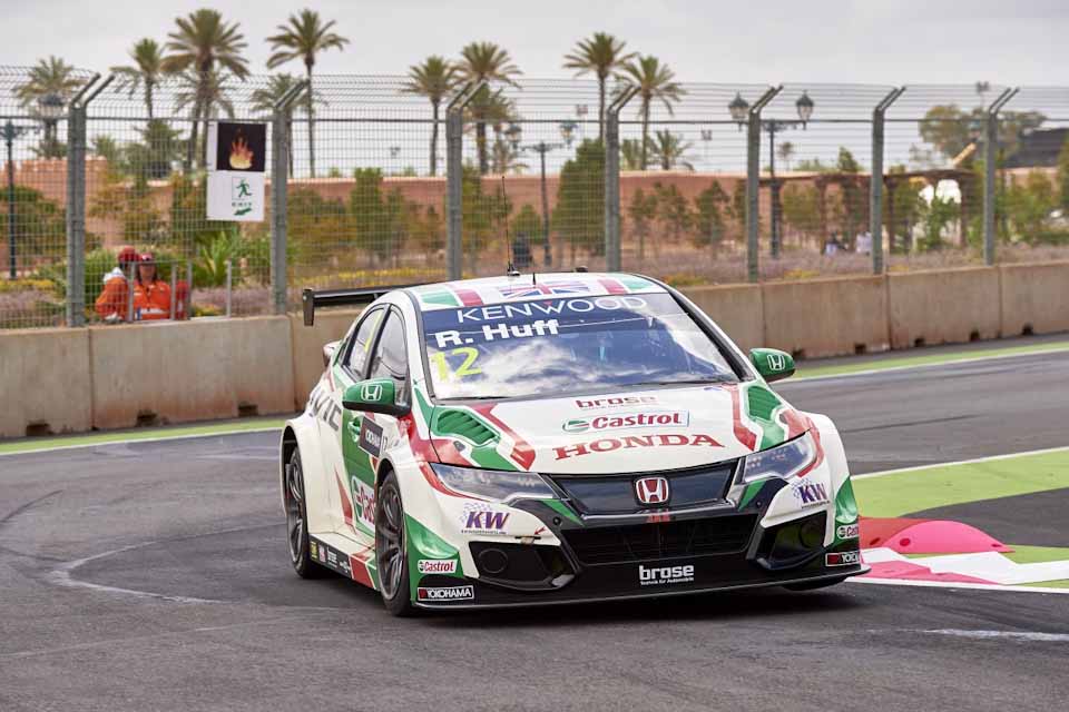 Rob Huff leads trio of Hondas for podium sweep