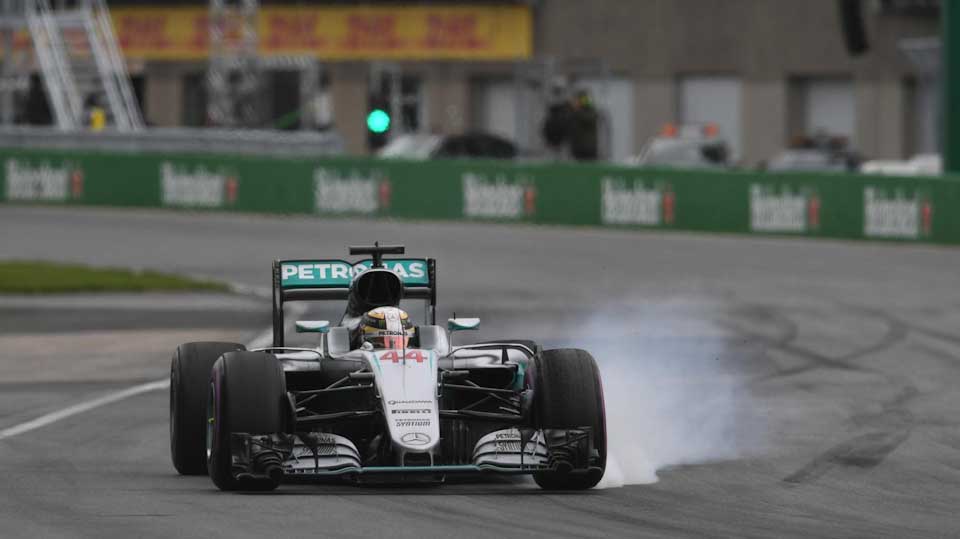 Hamilton gets closer to championship lead