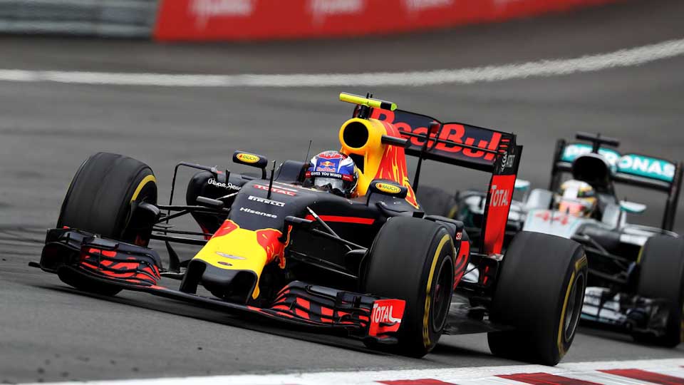Max Verstappen continues strong runs for RBR