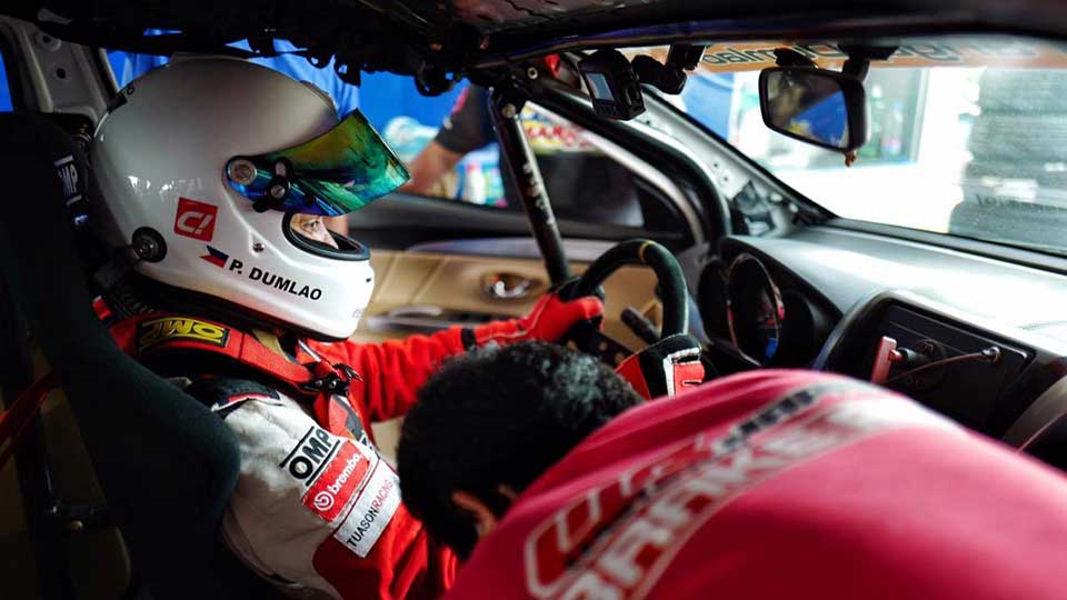 Pauland Dumlao gets ready