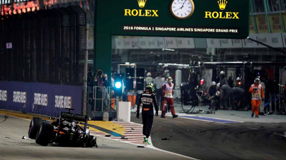 Hulkenberg walks away from crash