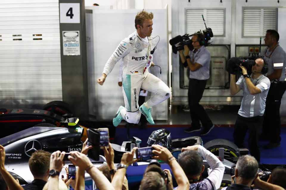 Rosberg wins 2016 Singapore GP