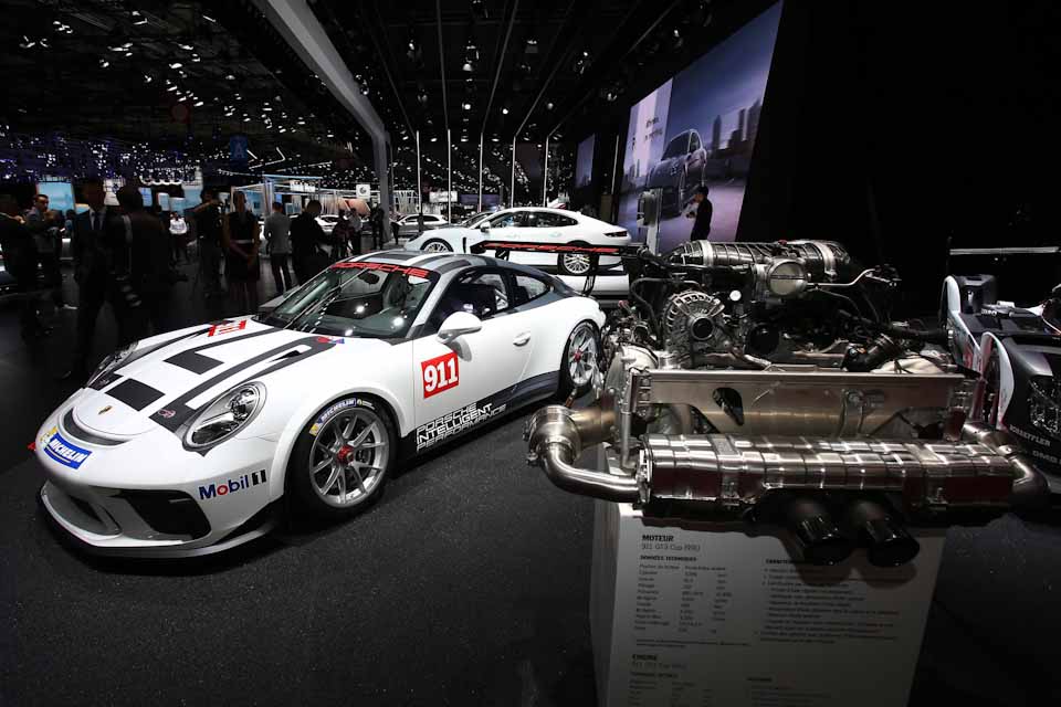 Porsche 911 GT3 Cup engine