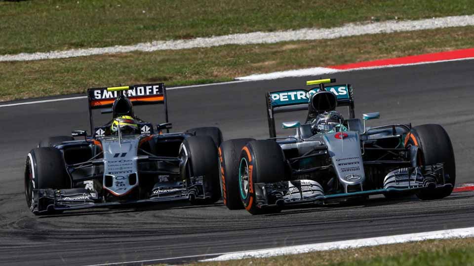 Rosberg charges to the front