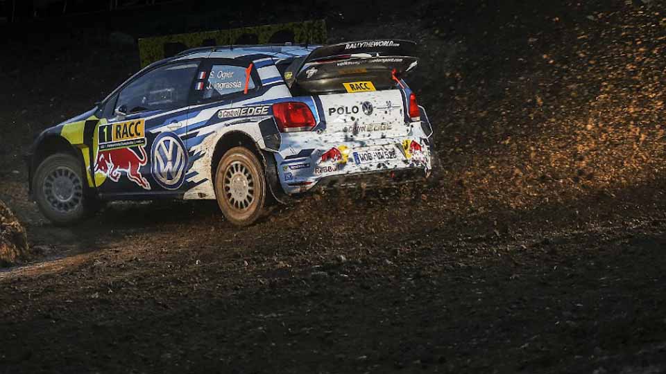 Ogier fighting muddy conditions