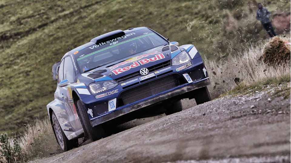 Ogier suffers transmission problems on day 1
