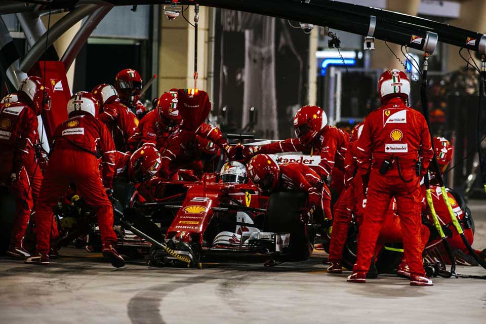Vettel regains championship lead with 2017 Bahrain GP win