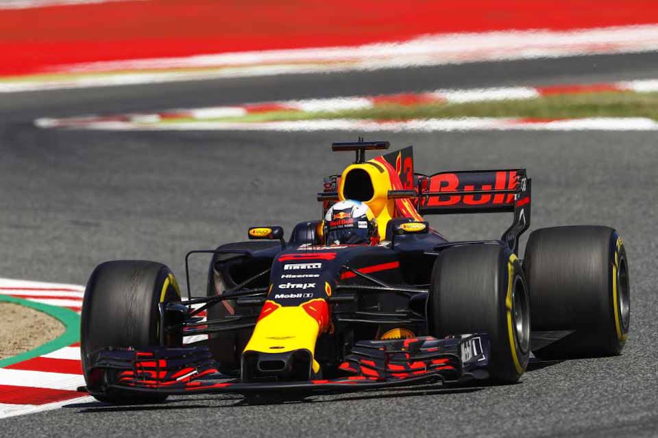 Hamilton takes the win at 2017 Spanish Grand Prix