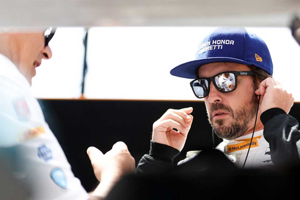 Fernando Alonso's Indy debut ends with engine failure