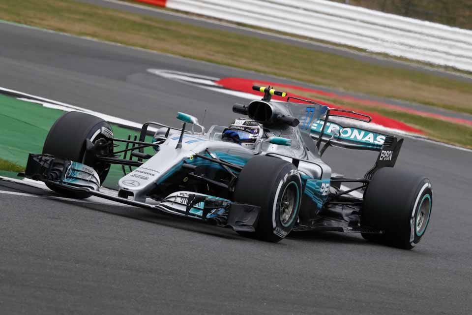 Hamilton closes in on Vettel with 2017 British Grand Prix win