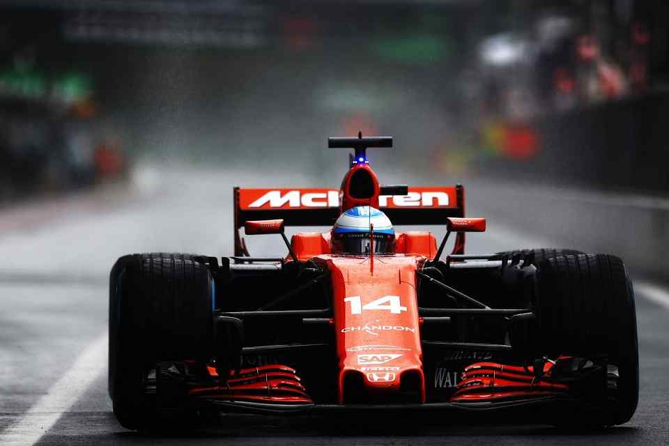Report: McLaren considering to build its own F1 power unit